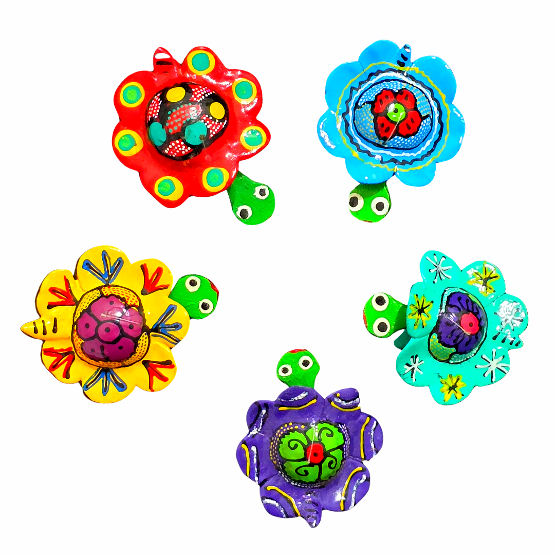 Bobble-head resin water turtle figures - made by an artisan from the Peruvian Amazon - Amazon Ecology