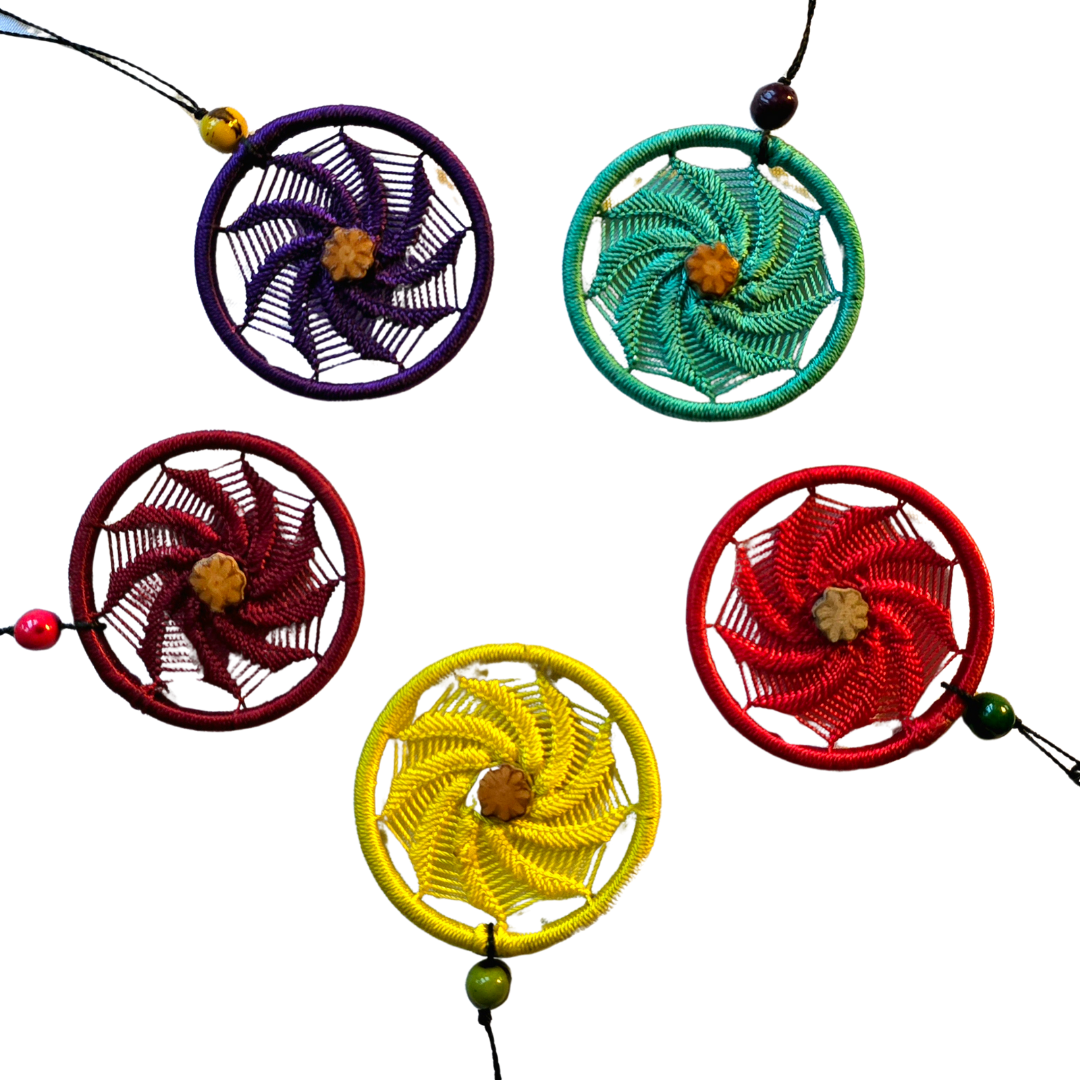 Dreamcatcher necklace with ayahuasca - made by artisans from the Peruvian Amazon - Amazon Ecology
