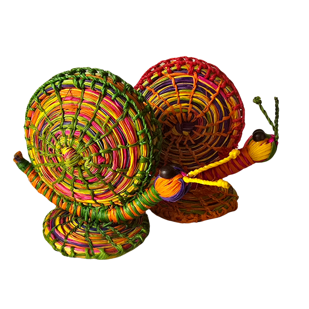 WOVEN CHAMBIRA SNAIL - DECORATION, ORNAMENT AND NAPKIN HOLDER - MADE BY PERUVIAN AMAZON ARTISAN - Amazon Ecology