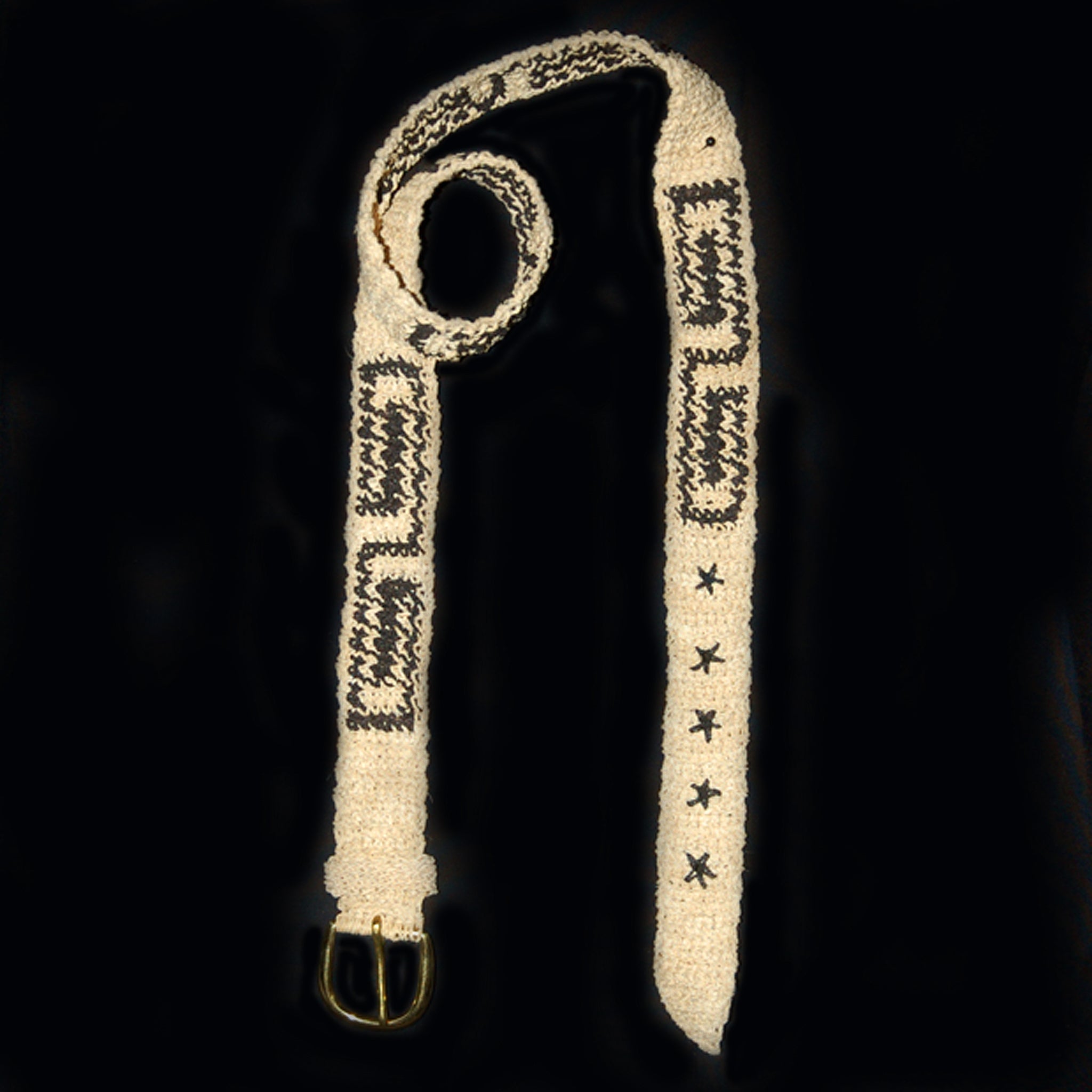 FAIR -TRADE HAND-MADE BELT BORA LABYRINTH LOGO - WHITE WITH BLACK - WOVEN BY PERUVIAN AMAZON ARTISAN - Amazon Ecology