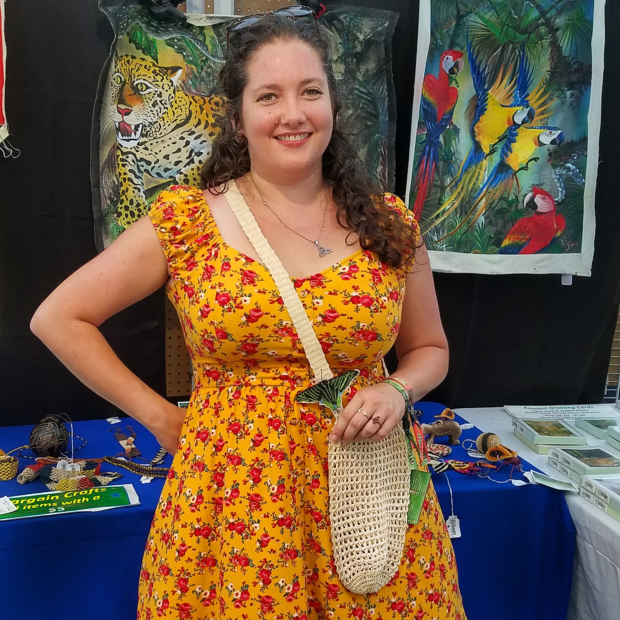 Fair-Trade Bottle Carrier/Wine Tote with natural white chambira - Amazon Ecology