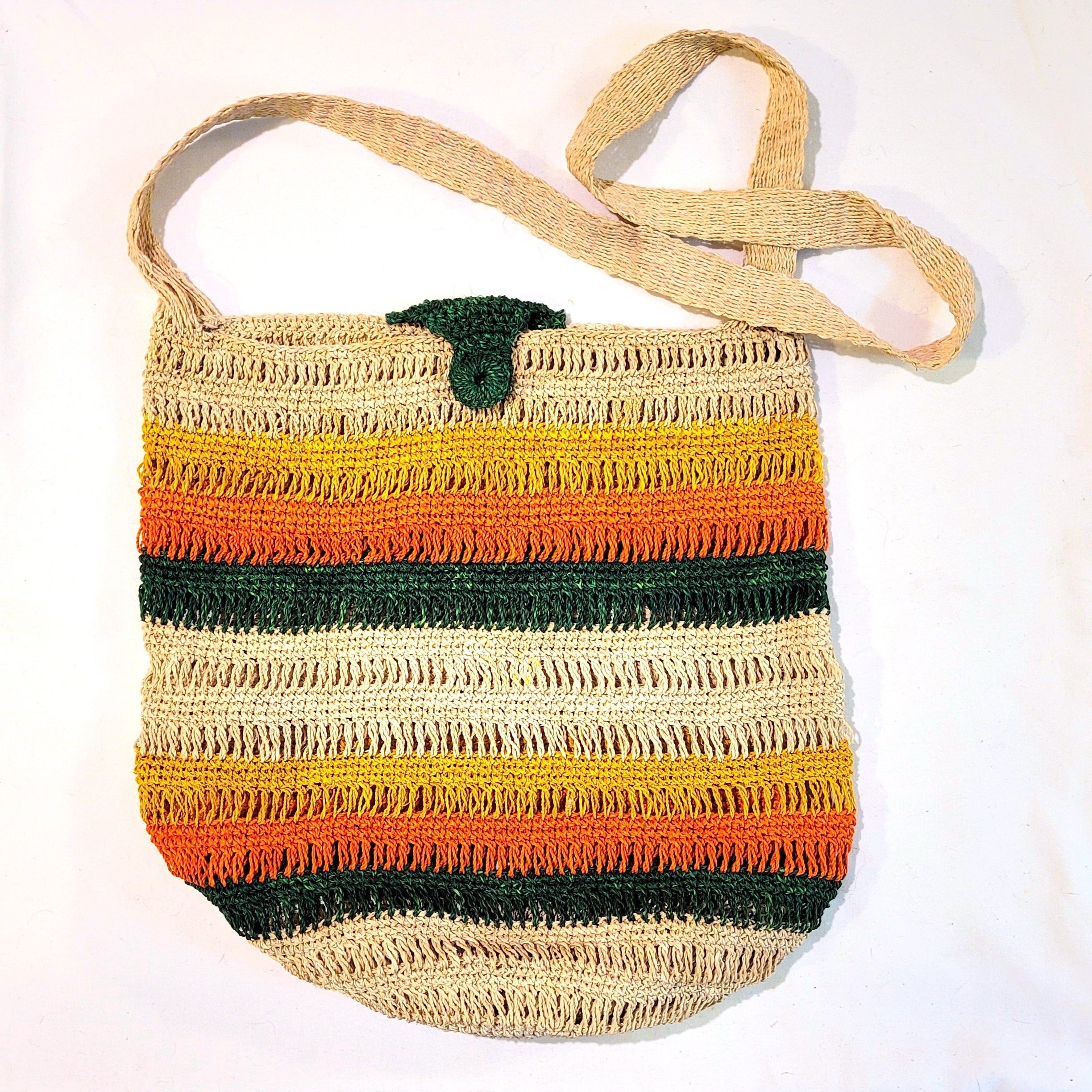 Hand made round bottom chambira fiber shoulder bag made by Peruvian Amazon artisan - Amazon Ecology