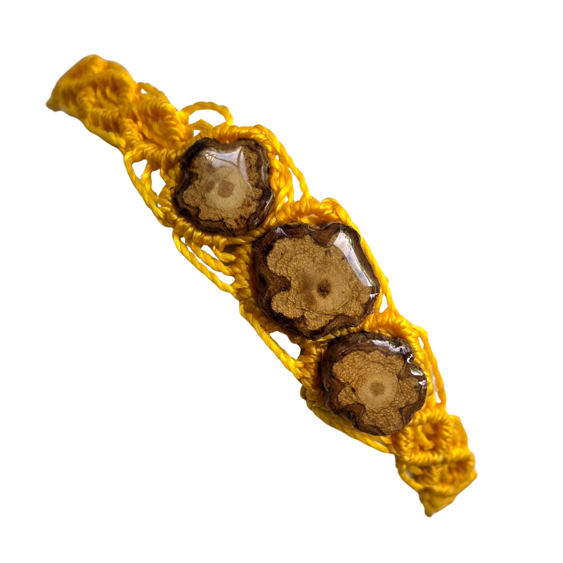 Macrame bracelet with 3 pieces of ayahuasca - made by Peruvian Amazon artisan - Amazon Ecology