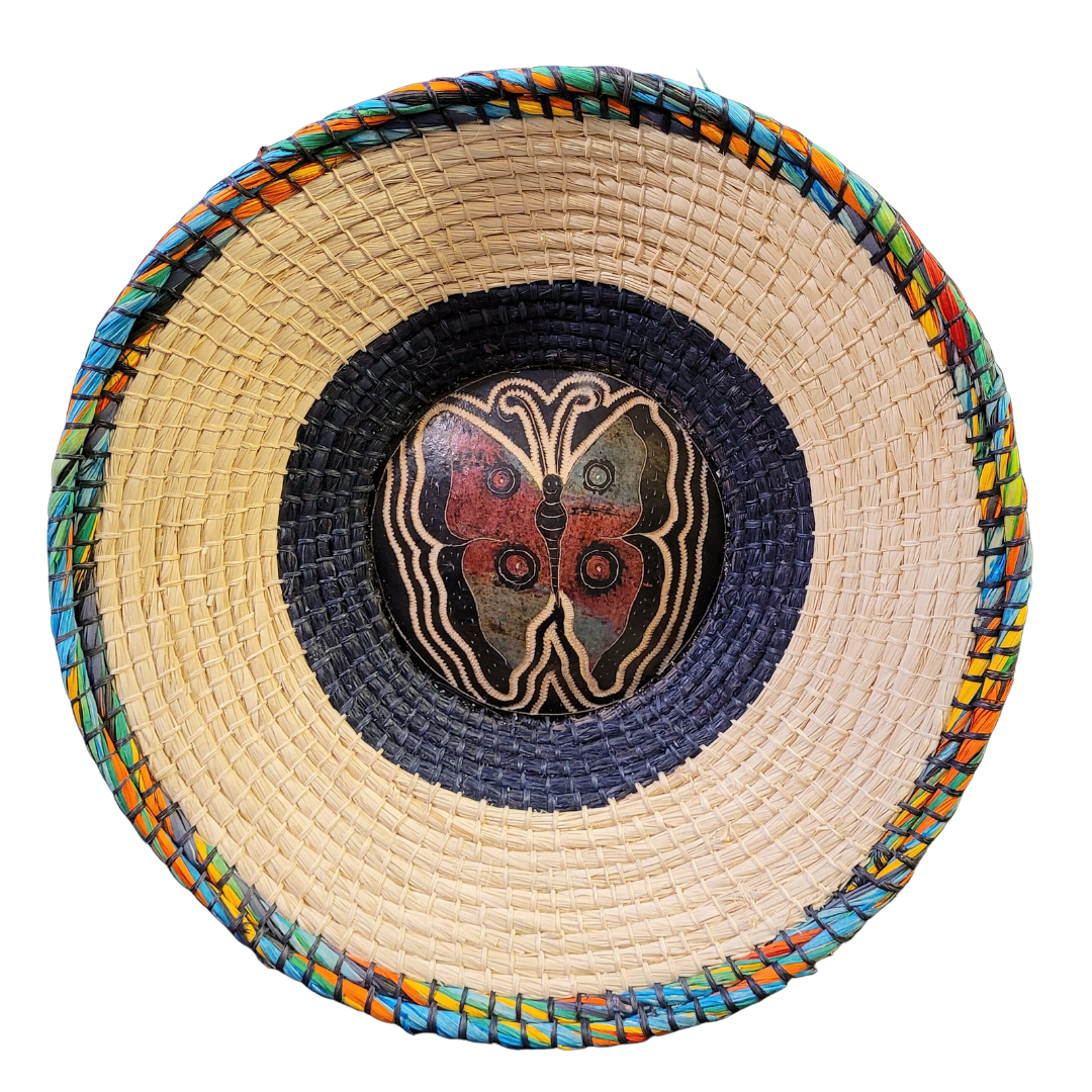 CHAMBIRA BASKET WITH WILDLIIFE CARVING ON CALABASH CENTER - MADE BY PERUVIAN AMAZON ARTISAN