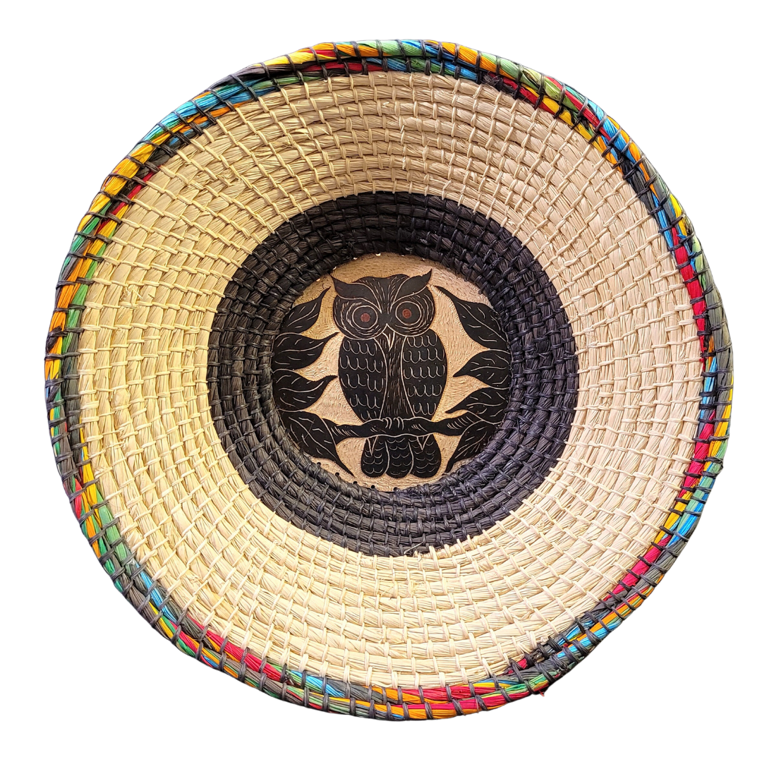 CHAMBIRA BASKET WITH WILDLIIFE CARVING ON CALABASH CENTER - MADE BY PERUVIAN AMAZON ARTISAN
