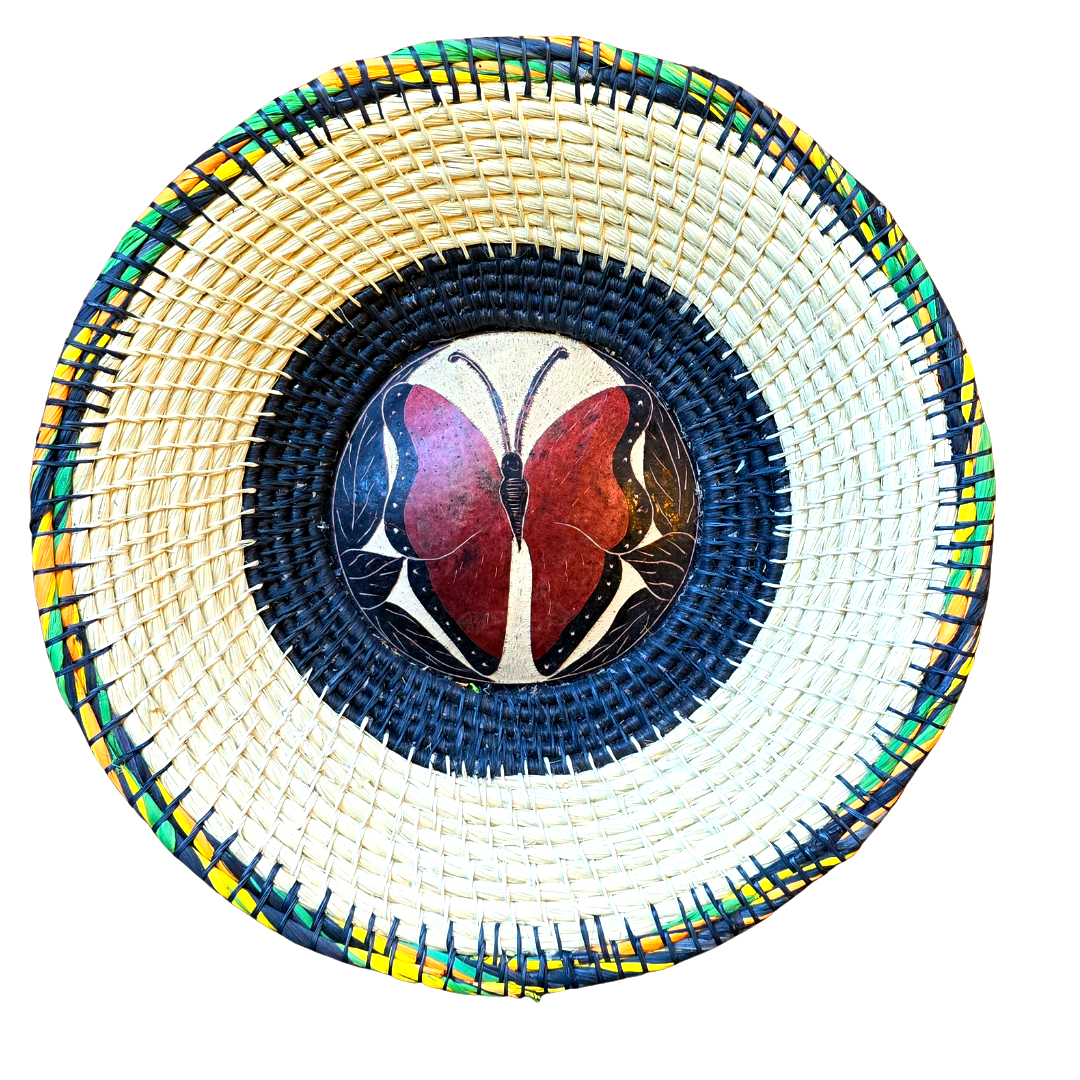 CHAMBIRA BASKET WITH WILDLIIFE CARVING ON CALABASH CENTER - MADE BY PERUVIAN AMAZON ARTISAN