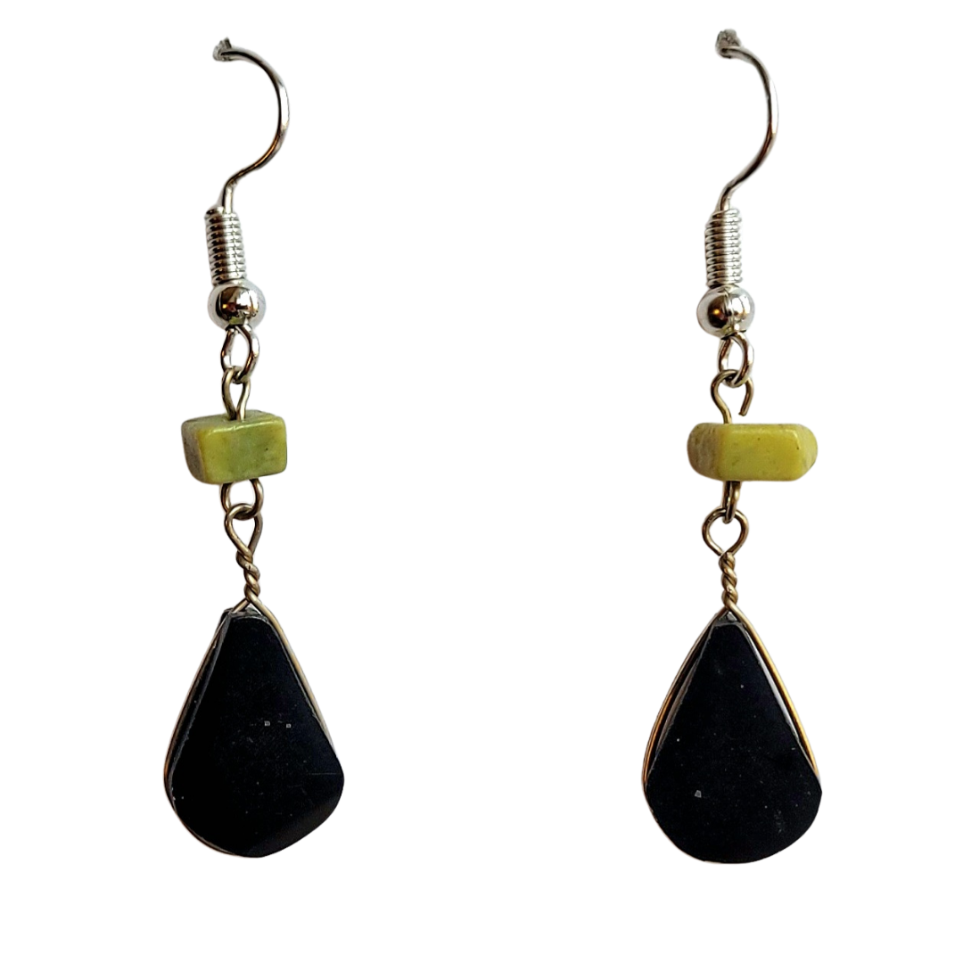 Stone and alpaca silver earrings - made by Peruvian Amazon artisans - Amazon Ecology