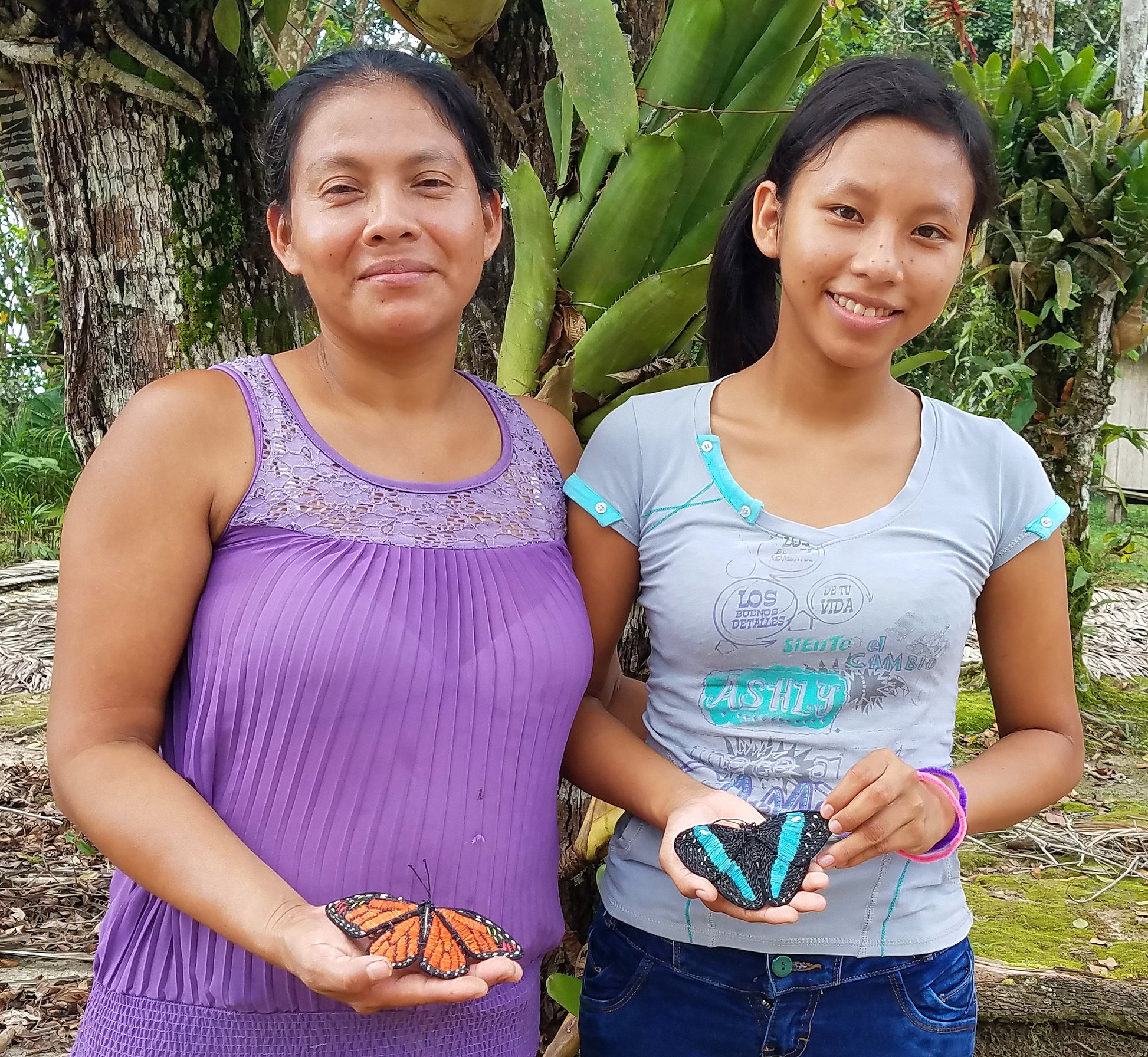 BUTTERFLY WOVEN INSECT ORNAMENT - HAND-MADE BY ARTISAN FROM THE PERUVIAN AMAZON - Amazon Ecology