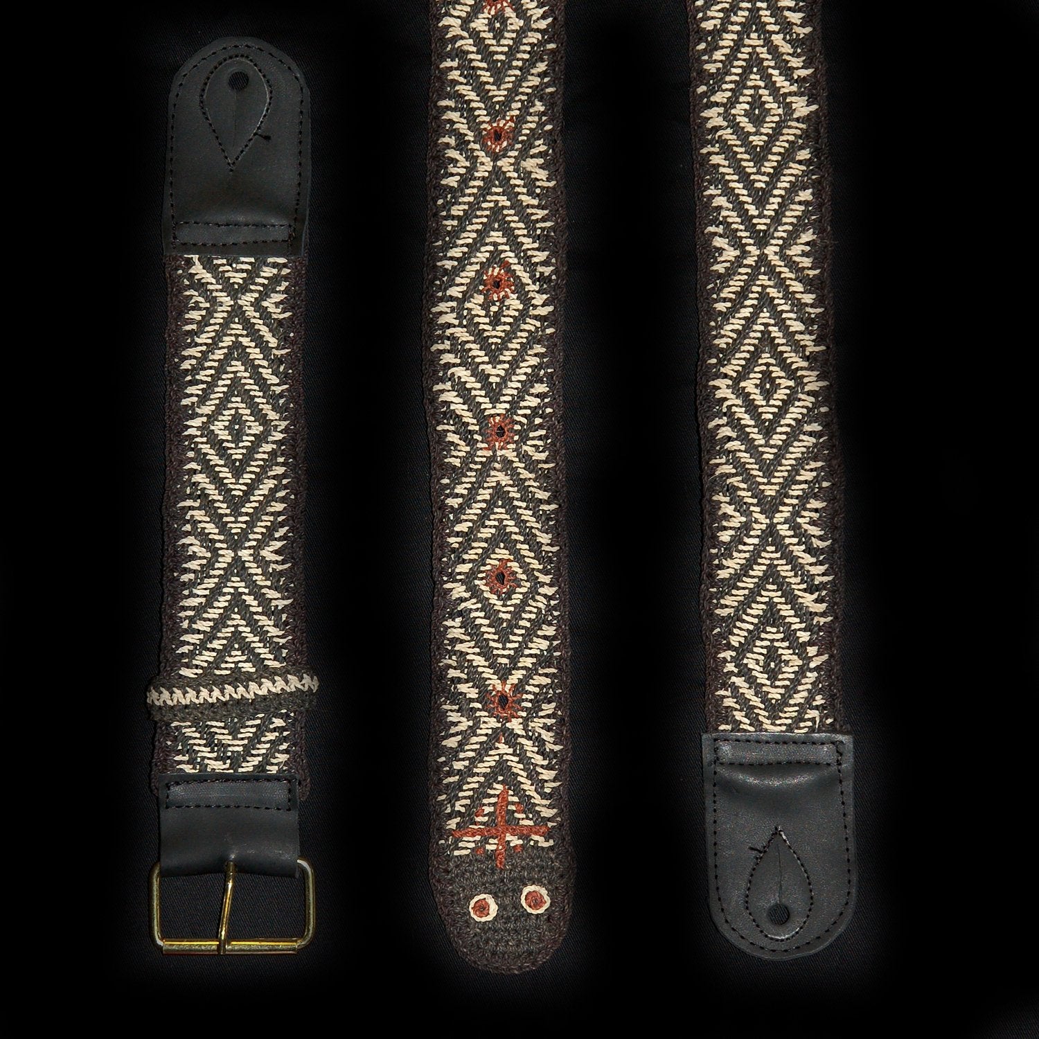GS01A : Fair-Trade hand-made Amazon guitar strap - black Anaconda model