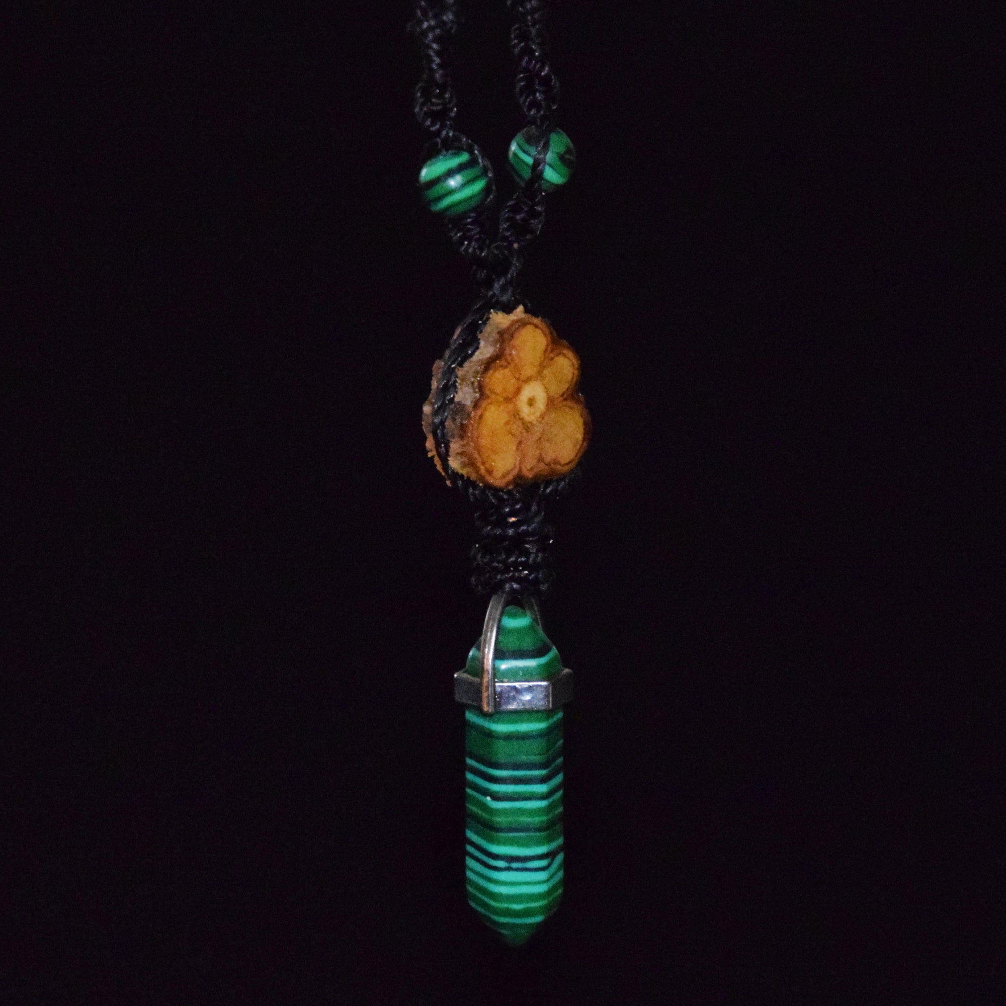 Ayahuasca vine and malaquite macrame necklace - Amazon Ecology